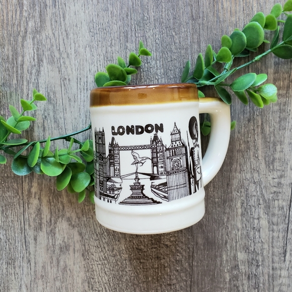 Vintage Other - 🌿2/$25 Vintage 70s London Ceramic Mug